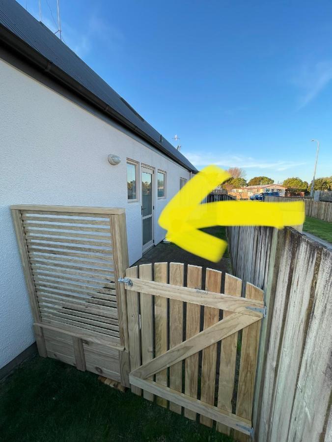Papamoa Two Rooms & Kitchenette - Dogs Welcome Екстериор снимка